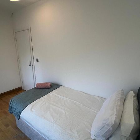 Good Priced Single Rooms In Northolt Экстерьер фото