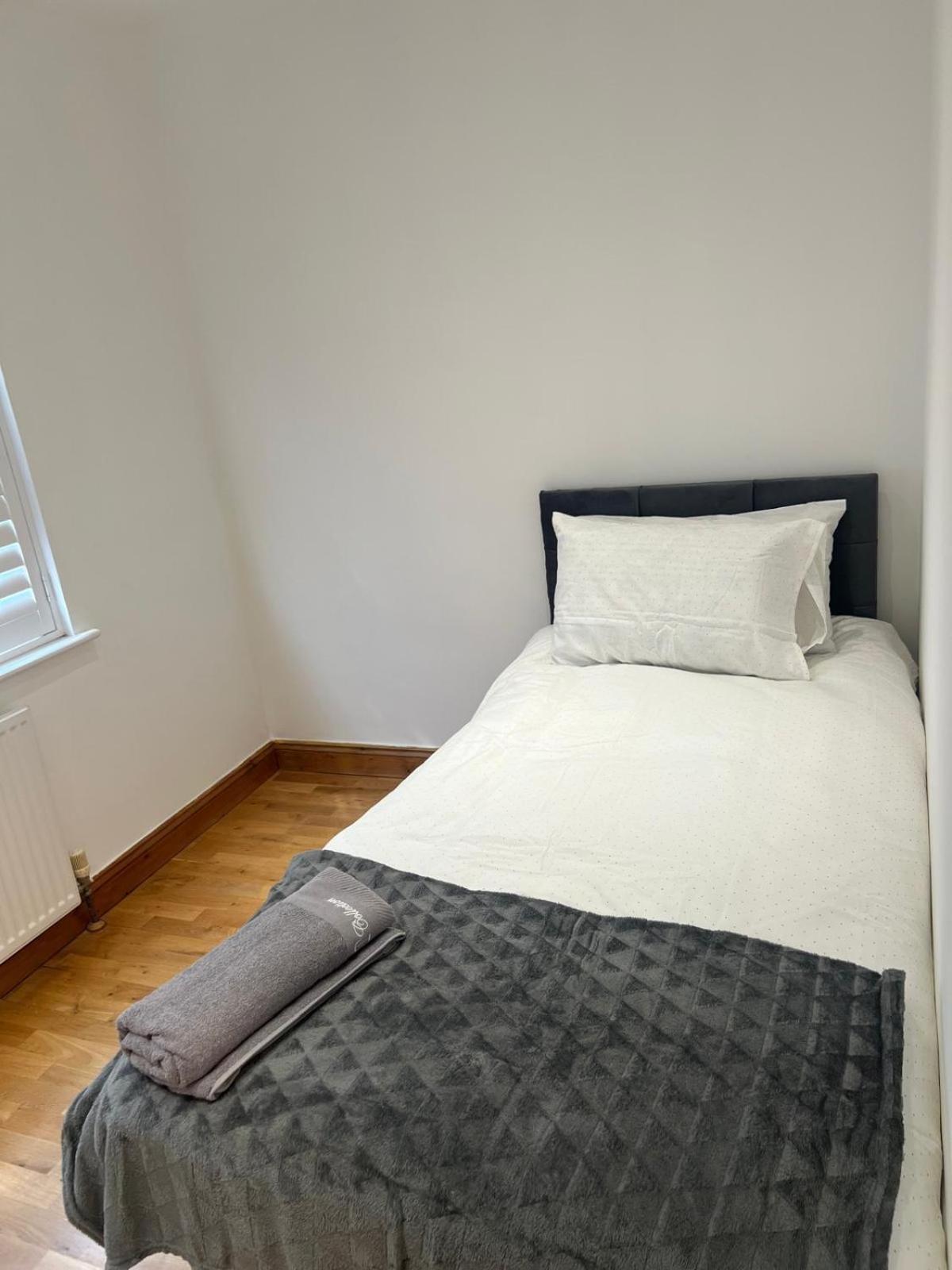 Good Priced Single Rooms In Northolt Экстерьер фото