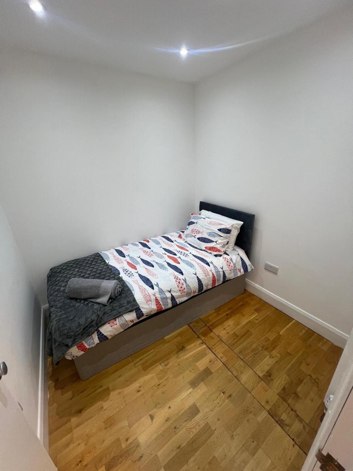 Good Priced Single Rooms In Northolt Экстерьер фото