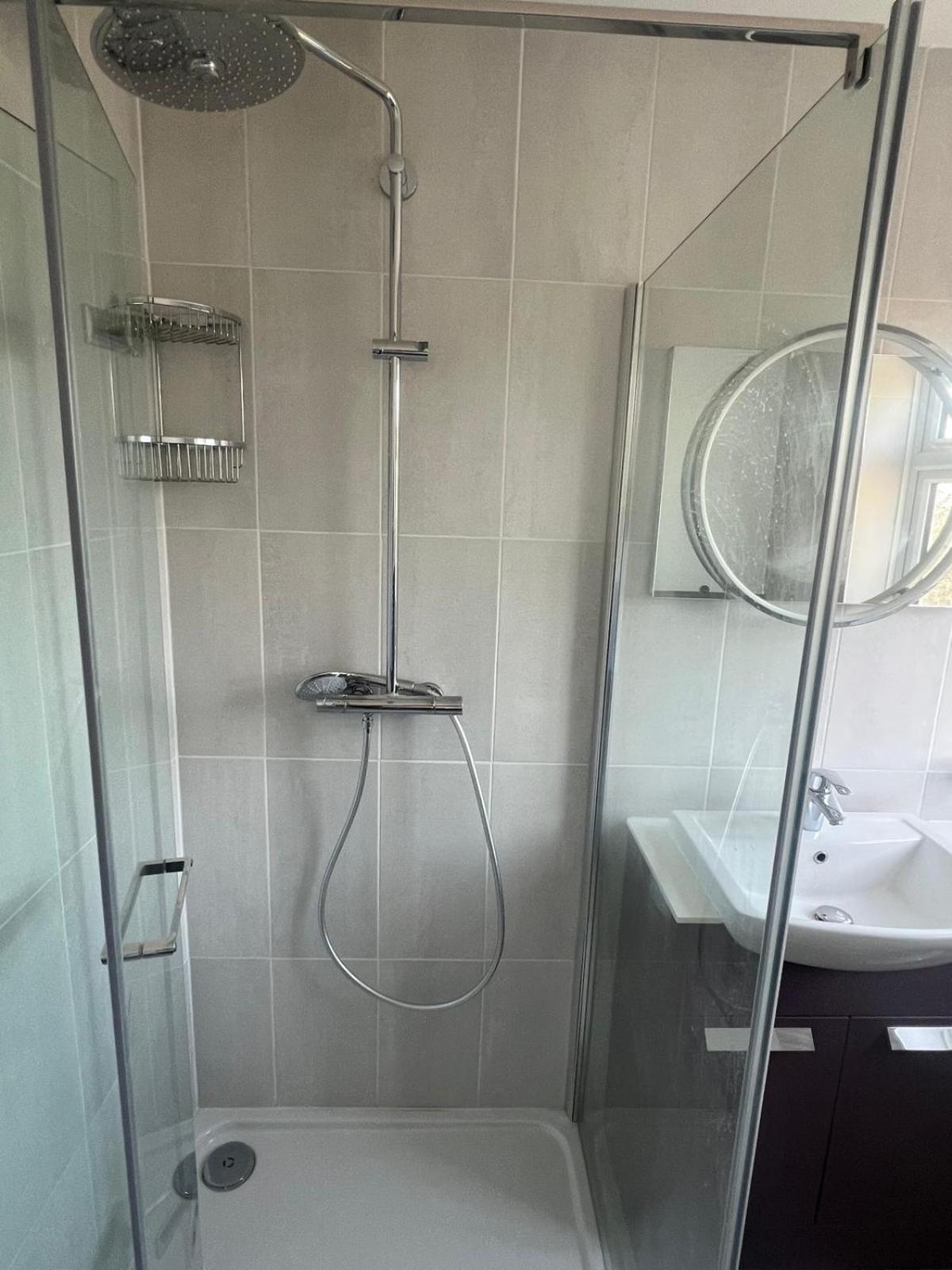 Good Priced Single Rooms In Northolt Экстерьер фото